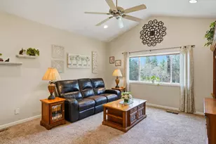 11818 Upper Cir Dr, Grass Valley, CA 95949 - Photo 12