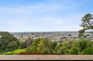 7565 Hillmont Dr, Oakland, CA 94605 - Photo 22