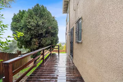 7565 Hillmont Drive, Oakland, CA 94605 - Photo 38