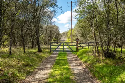 10925 Joeger Road, Auburn, CA 95602 - Photo 2