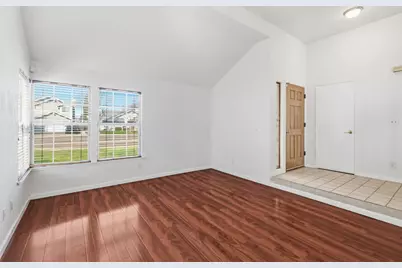 9004 Crofton Court, Sacramento, CA 95829 - Photo 6