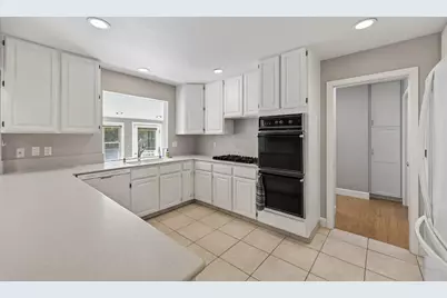 6730 Lakeview Drive, Carmichael, CA 95608 - Photo 22