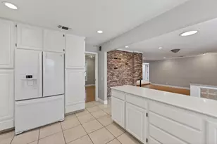 6730 Lakeview Dr, Carmichael, CA 95608 - Photo 24