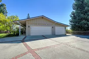6730 Lakeview Dr, Carmichael, CA 95608 - Photo 4