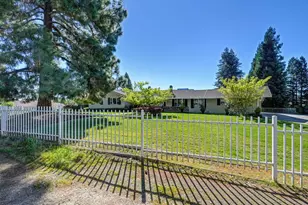 6730 Lakeview Dr, Carmichael, CA 95608 - Photo 14