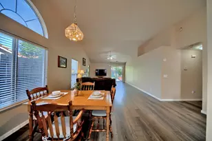1007 Lourence Dr, Tracy, CA 95376 - Photo 10