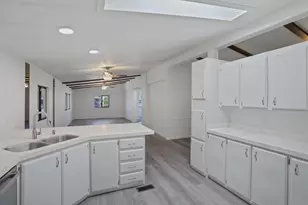 2124 Key W Ln, Modesto, CA 95350 - Photo 4