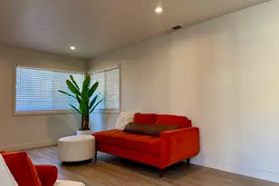 8105 La Riviera Dr, Sacramento, CA 95826 - Photo 6