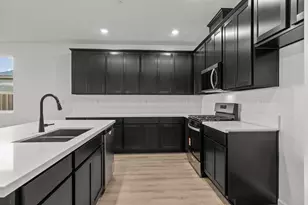 909 Zennor Pl, Patterson, CA 95363 - Photo 4