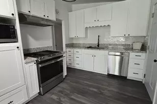 2469 Fernandez Dr, Sacramento, CA 95822 - Photo 2