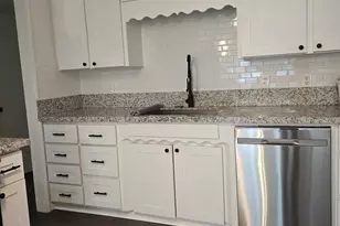 2469 Fernandez Dr, Sacramento, CA 95822 - Photo 20