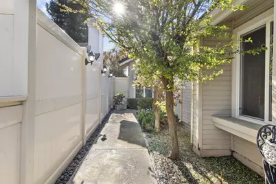1153 Copper Lantern Court, Modesto, CA 95355 - Photo 6