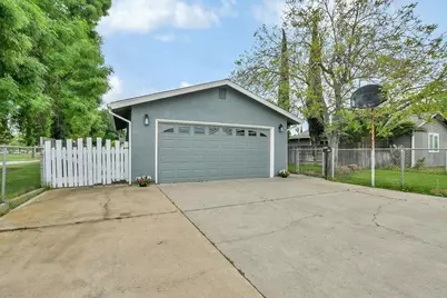 207 Park Avenue, Manteca, CA 95337 - Photo 4