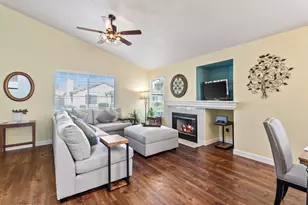 8927 Cypress View Way, Elk Grove, CA 95758 - Photo 2