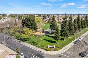 8927 Cypress View Way, Elk Grove, CA 95758 - Photo 24