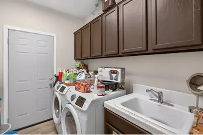 2033 Bastona Drive, Elk Grove, CA 95758 - Photo 32