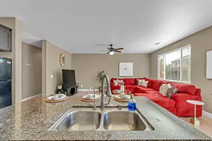 424 Villa Point Dr, Stockton, CA 95209 - Photo 12