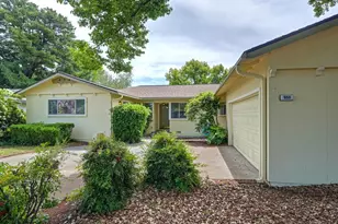 950 Trestle Glen Way, Sacramento, CA 95831 - Photo 4