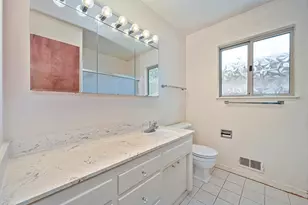 950 Trestle Glen Way, Sacramento, CA 95831 - Photo 20