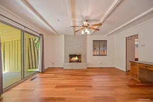 950 Trestle Glen Way, Sacramento, CA 95831 - Photo 8