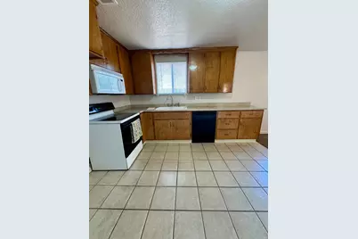 205 Orchard Avenue, Modesto, CA 95354 - Photo 4