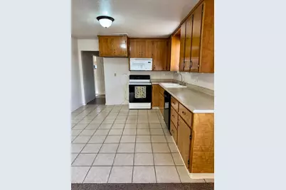 205 Orchard Avenue, Modesto, CA 95354 - Photo 8