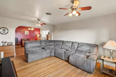 10695 Calvine Road, Sacramento, CA 95830 - Photo 8