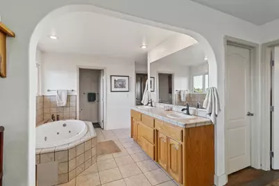 10695 Calvine Road, Sacramento, CA 95830 - Photo 24