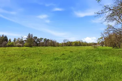 10400 Siefker Court, Elk Grove, CA 95624 - Photo 4