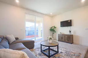 5718 Harveston Wy, Sacramento, CA 95835 - Photo 10