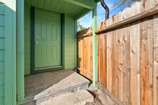 526 Redwood Ave, Sacramento, CA 95815 - Photo 22