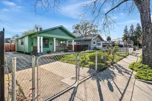 526 Redwood Ave, Sacramento, CA 95815 - Photo 2