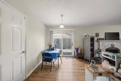 7263 Hayward Drive, Sacramento, CA 95828 - Photo 10