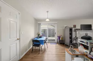 7263 Hayward Dr, Sacramento, CA 95828 - Photo 10