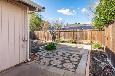 9737 Woodhollow Way, Sacramento, CA 95827 - Photo 26