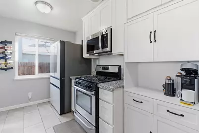 2111 Berg Avenue, Sacramento, CA 95822 - Photo 18