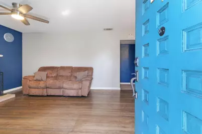 2111 Berg Avenue, Sacramento, CA 95822 - Photo 6