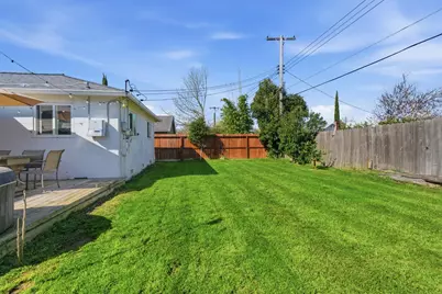 2111 Berg Avenue, Sacramento, CA 95822 - Photo 32