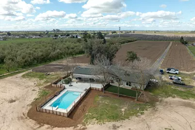 10606 Pioneer Avenue, Oakdale, CA 95361 - Photo 18