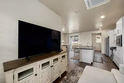 2211 3rd Street, Sacramento, CA 95818 - Photo 22