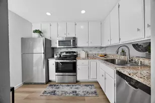 2290 Woodside Ln, Sacramento, CA 95825 - Photo 8