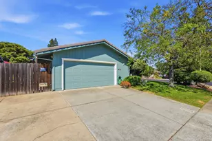 9130 Rancho Dr, Elk Grove, CA 95624 - Photo 6