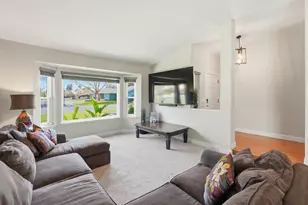 9260 Whittemore Dr, Elk Grove, CA 95624 - Photo 12