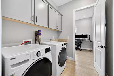 1097 Camarillo Drive, Roseville, CA 95747 - Photo 16