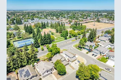 8654 Bluefield Way, Sacramento, CA 95823 - Photo 58