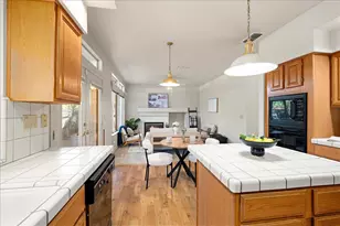 8654 Bluefield Way, Sacramento, CA 95823 - Photo 26