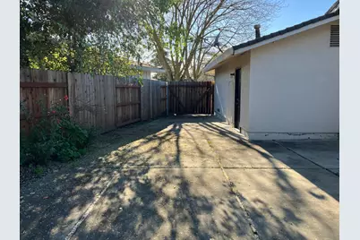 6913 Greenhaven Drive, Sacramento, CA 95831 - Photo 14