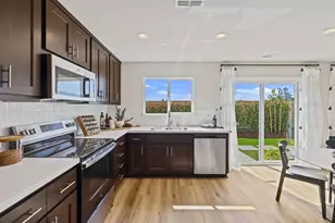 445 Lemongrass St, Turlock, CA 95380 - Photo 8