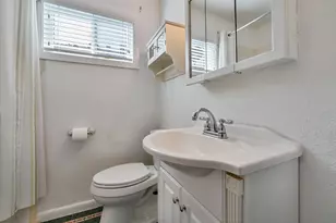 4980 Alcott Dr, Sacramento, CA 95820 - Photo 26