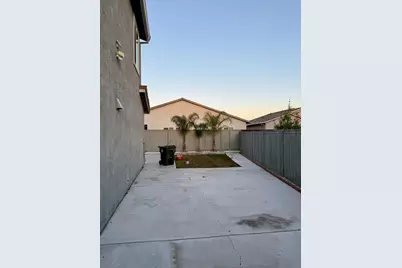 2038 W Gunner Place, Manteca, CA 95337 - Photo 8